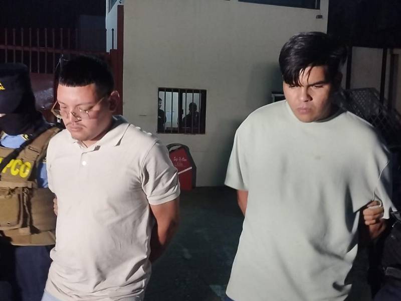 Los detenidos fueron remitidos a la fiscalía, donde se les iniciará un proceso penal en su contra.