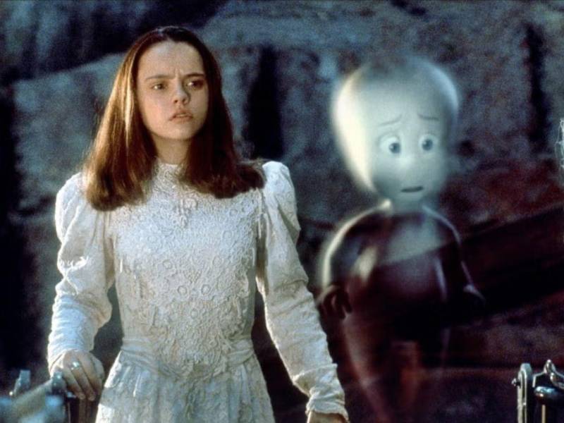 La producción corre por cuenta de Universal Content Productions, en asociación con DreamWorks Animation Television.