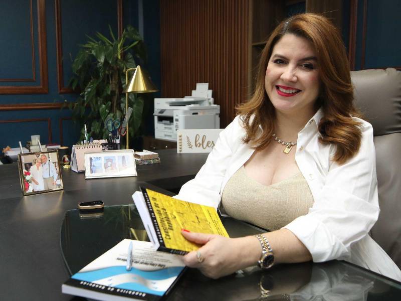 Cossette Alejandra López-Osorio Aguilar, es abogada de profesión, actual consejera propietaria del Consejo Nacional Electoral (CNE).