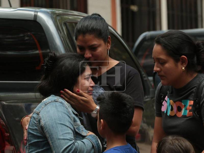 El pasado 21 de septiembre de 2026, Kevin Cruz fue acribillado a disparos en Comayagüela, capital de Honduras. Este martes -22 de septiembre- sus familiares llegaron a la morgue capitalina a retirar sus restos. Más detalles del hecho a continuación.