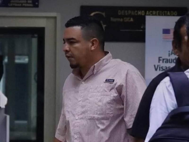 Deyvin Nayin Licona Santos es el tercer agente de la División Anti Extorsión y Asociaciones Terroristas (DAET) señalado en el caso.