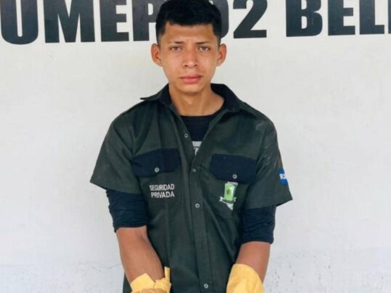 Sandro Martínez fue capturado tras ser señalado como el presunto responsable de la muerte de un menor de origen chino dentro de un establecimiento comercial en la colonia 21 de Febrero, en Comayagüela, capital de Honduras. Aquí los detalles: