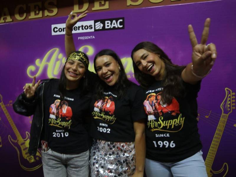 Sara, Valeria y Pamela Barahona enviaron saludos a sus padres y les agradecieron haberles inculcado su amor por Air Supply.