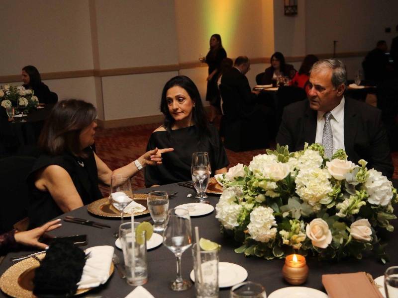 Gala en Tegucigalpa honra la trayectoria del empresariado nacional