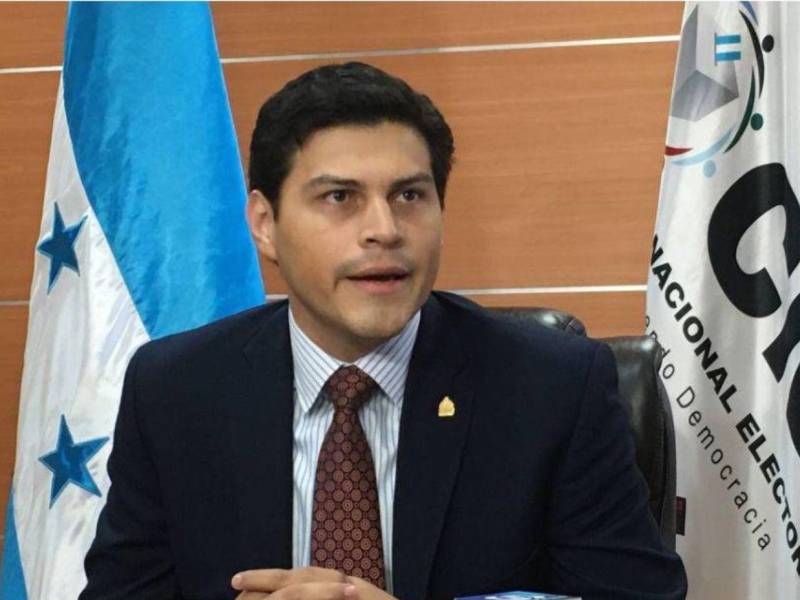 Ochoa pretende instaurar un modelo de TREP al estilo Venezuela.