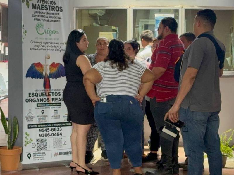 La docente no quiso brindar mayores detalles tras hacer la denuncia.