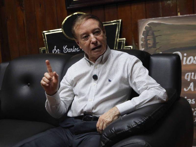 Carlos Miranda no le pone fecha a su retiro; eso se lo deja a Dios. En 2030 cumplirá 32 años de ser alcalde de Comaygua, en ocho períodos consecutivos.