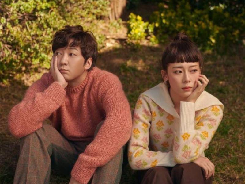 El grupo Acoustin Collabo, liderado por el guitarrista Kim Seung-jae y con Mo Soo-jin en la voz.