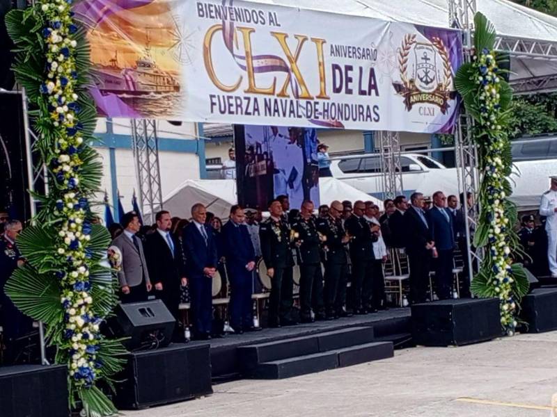 A lo largo de este siglo y medio, hombres y mujeres han formado parte de la historia de la Fuerza Naval, desempeñando sus funciones en diferentes escenarios y, en muchas ocasiones, lejos de sus familias.