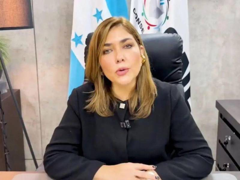 Ana Paola Hall, explicó que el recuento de votos solicitado por Redondo no tiene sustento legal.