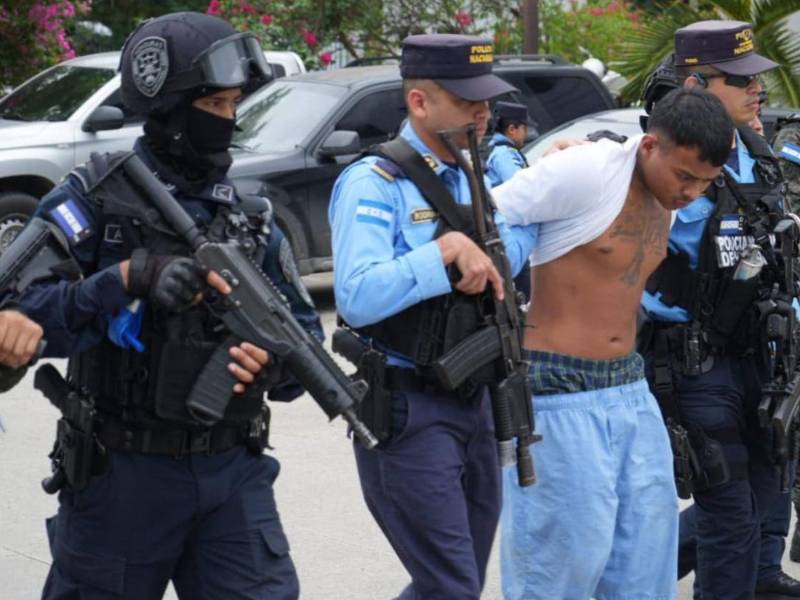 15 personas detenidas y dos abatidas en distintos sectores de Honduras, según informó Gerzon Velásquez, ministro de Seguridad.