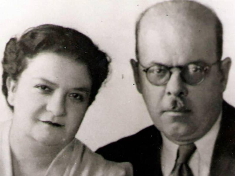Doña Rosario junto a su esposo Rafael Ferrari García. Contrajeron matrimonio a principios de 1933.