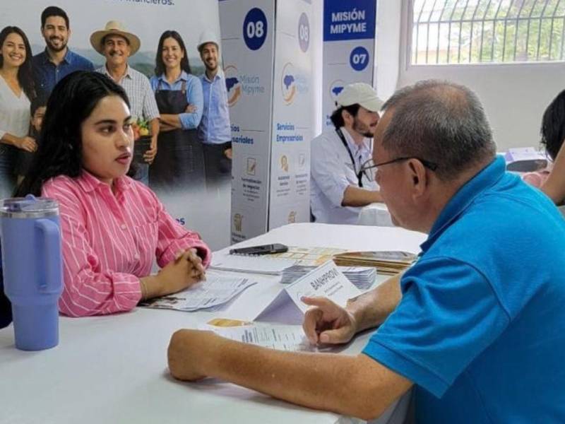 Los emprendedores y empresarios del departamento de Olancho, conocieron sobre las condiciones que pueden obtener recursos para invertir en los negocios.