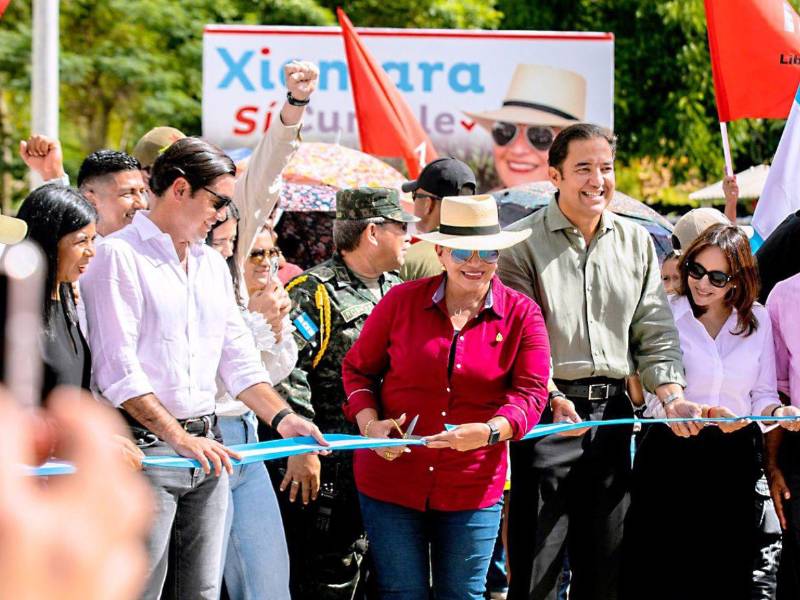 Con mucha alegría las autoridades realizaron la inauguración del proyecto.