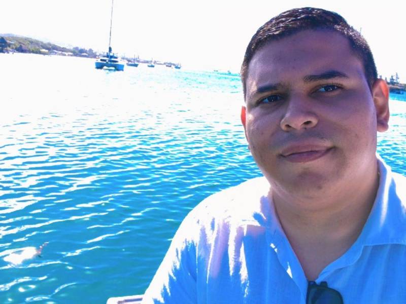 El hijo de una reconocida abogada de Roatán, Islas de la Bahía, fue vilmente acribillado. Esto es lo que se sabe del crimen de Dereck McNiel.