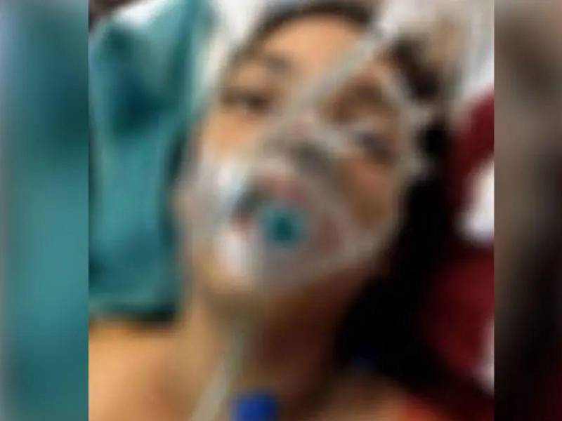 La militar fue herida de gravedad en su abdomen, por lo que fue transportada a un centro hospitalario donde murió.