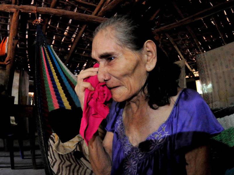 Algunas familias lloraron al ver que, gracias a la donación, tenían comida para un mes o varias semanas. No lo esperaban.