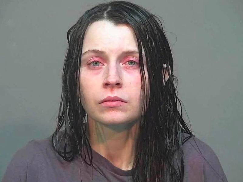Detrás del terrible hallazgo de 16 menores confinados en condiciones deplorables en una vivienda en Ohio, se esconde el perfil de Elizabeth Siders, de 33 años, identificada como la madre de esas 16 víctimas. ¿Qué se ha descubierto sobre ella durante la investigación? A continuación los detalles.