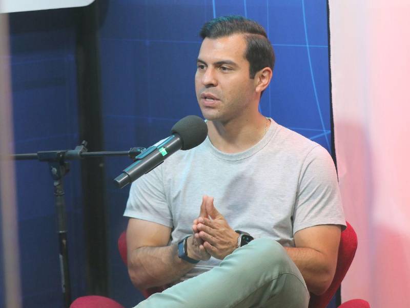 Portillo dice que 1 de cada 4 capitalinos es cachureco, por lo que la probabilidad de que la capital vuelva a bañarse de azul nacionalista es alta.