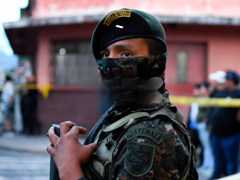 Durante el enfrentamiento no se registraron bajas en las filas castrenses ni tampoco capturas, de acuerdo a la misma fuente.