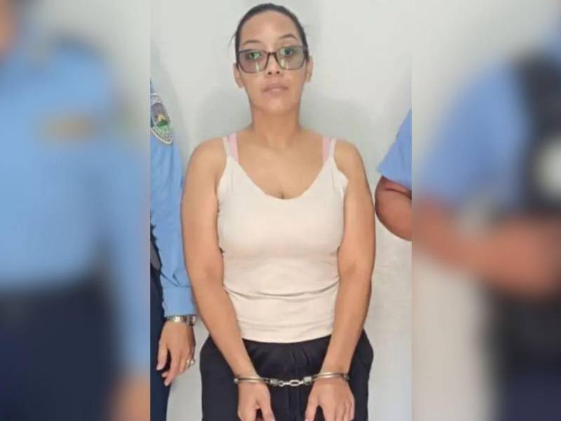 Ofelia María Vásquez Forgas es una empleada municipal acusada de embestir a su expareja en La Ceiba.
