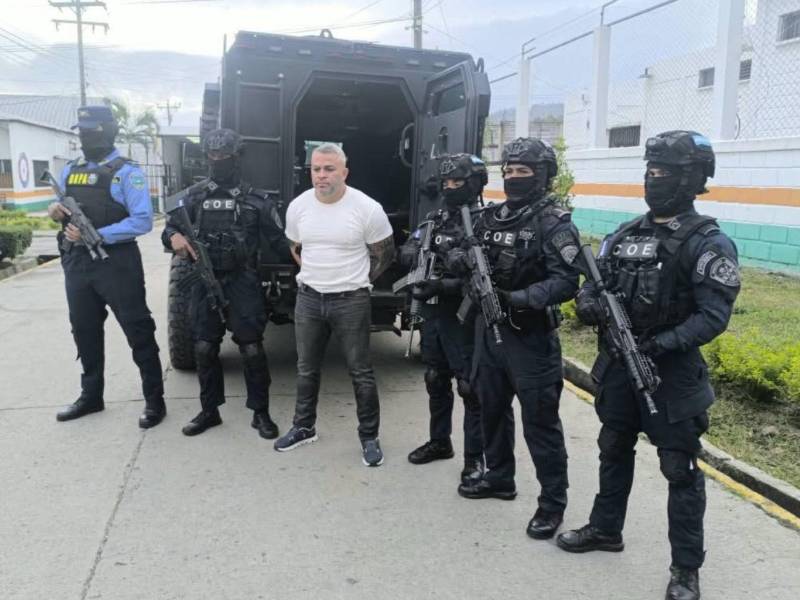 Darwin Ramos Días, alias Pikeke, fue trasladado de la cárcel de Támara hasta la base aérea de Palmerola donde lo esperan autoridades estadounidenses.