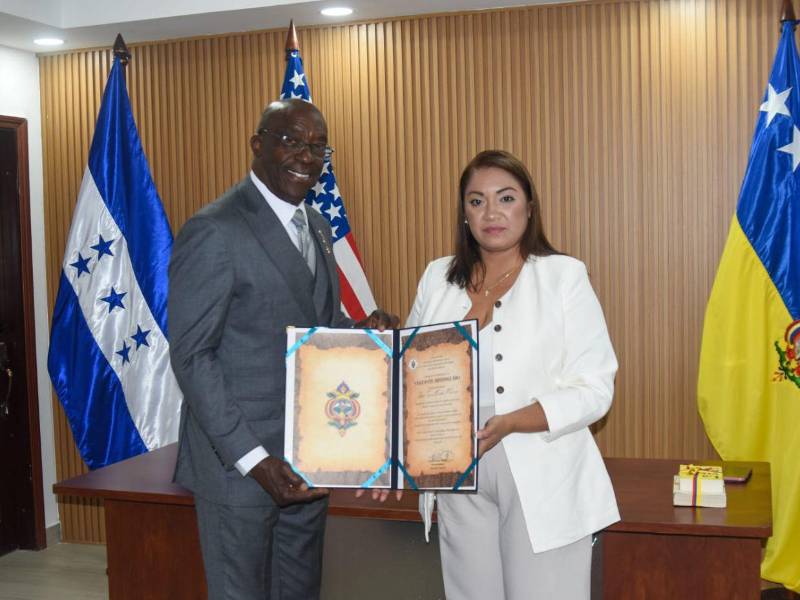 La vicealcaldesa Saraí Rivera lideró la recepción oficial del alcalde de Oxford, fortaleciendo la proyección internacional del Distrito Central y sus alianzas estratégicas.