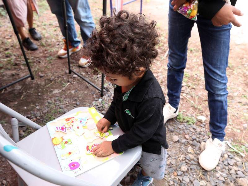 Niños y niñas de todas las edades acudien a las jornadas de atención integral en los diferentes puntos capitalinos.