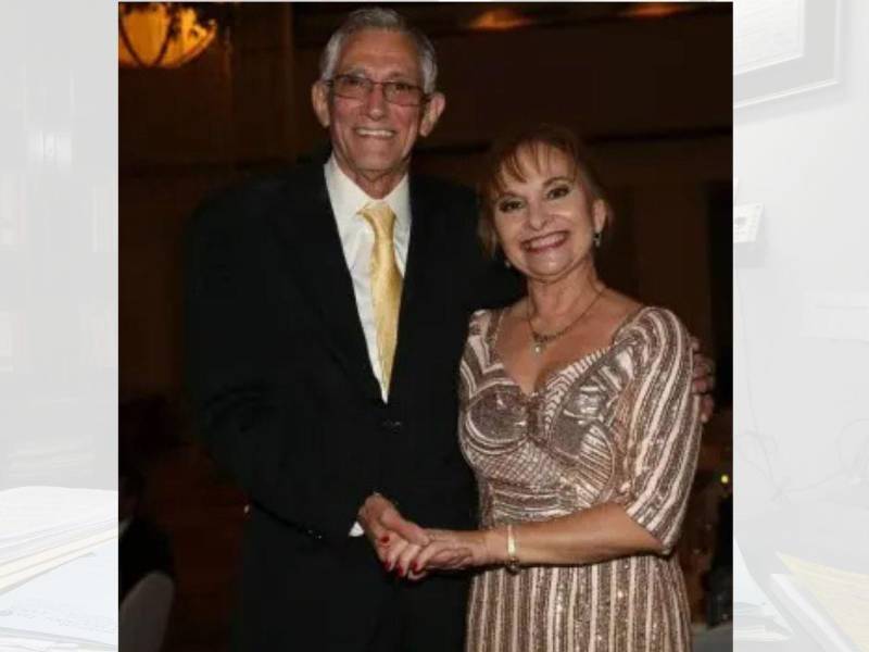 Don German Leitzelar y su esposa, Norma Hernández.