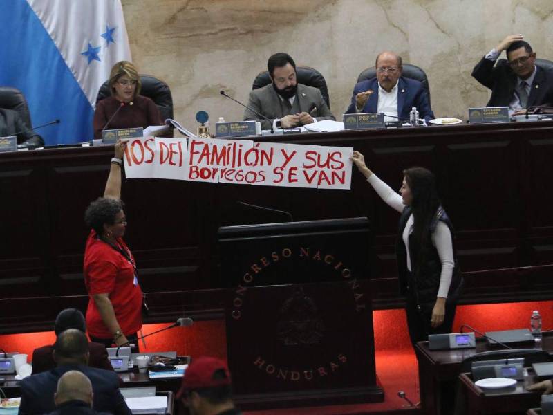 El actual presidente del Poder Legislativo Luis Redondo sumió a ese poder en el caos y como respuesta los hondureños no lo reeligieron como diputado.