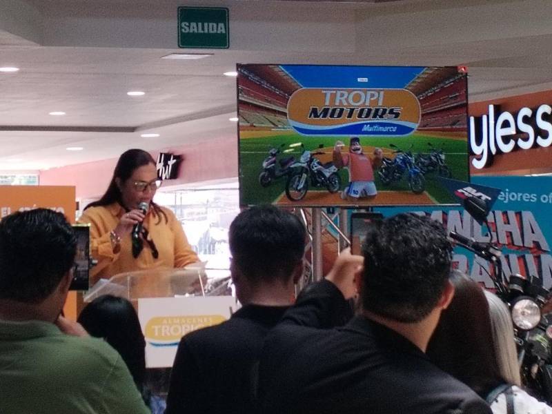 Almacenes Tropigas inaugura la temporada futbolera con el lanzamiento de La Cancha Naranja