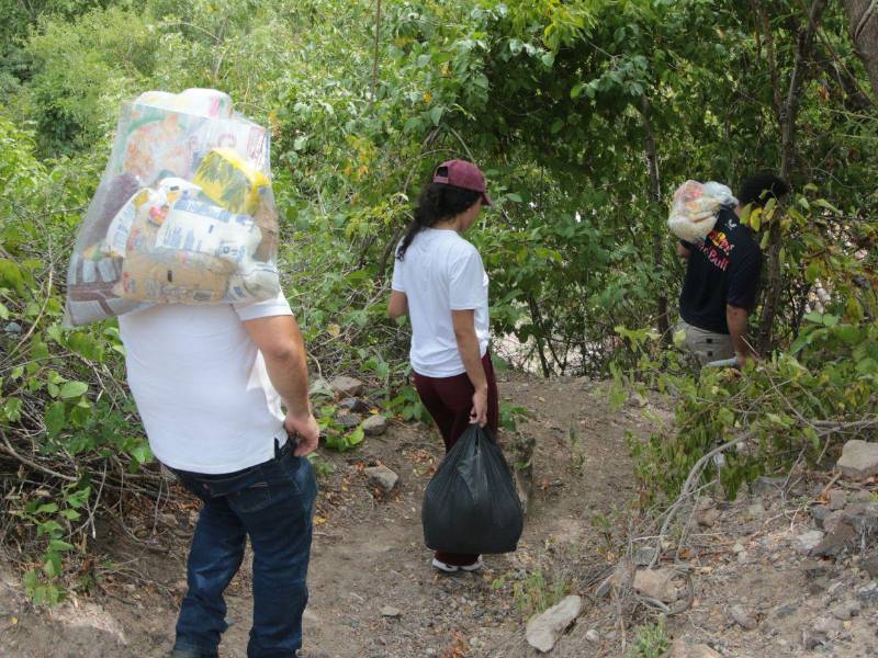 Se recorrieron montañas y estrechos caminos para llegar hasta las familias más necesitadas.