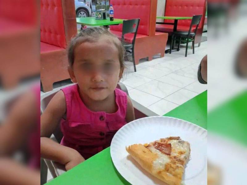 Si usted ha visto a Reina Erazo comuníquese al número de su abuela 9832-6318.