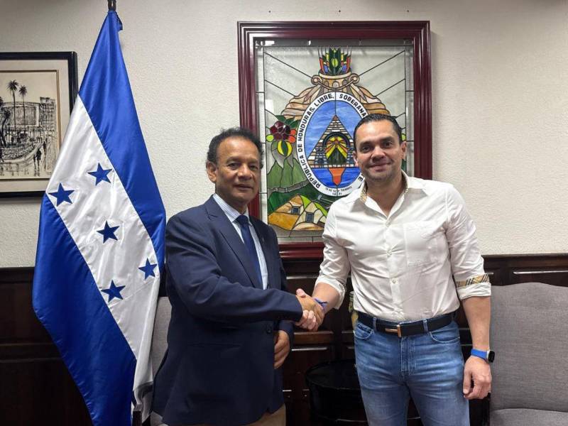 El ministro director del Instituto Nacional Agrario (INA) y el presidente del Congreso Nacional, Tomás Zambrano, sostuvieron un encuentro donde abordaron temas relacionados al agro en Honduras.
