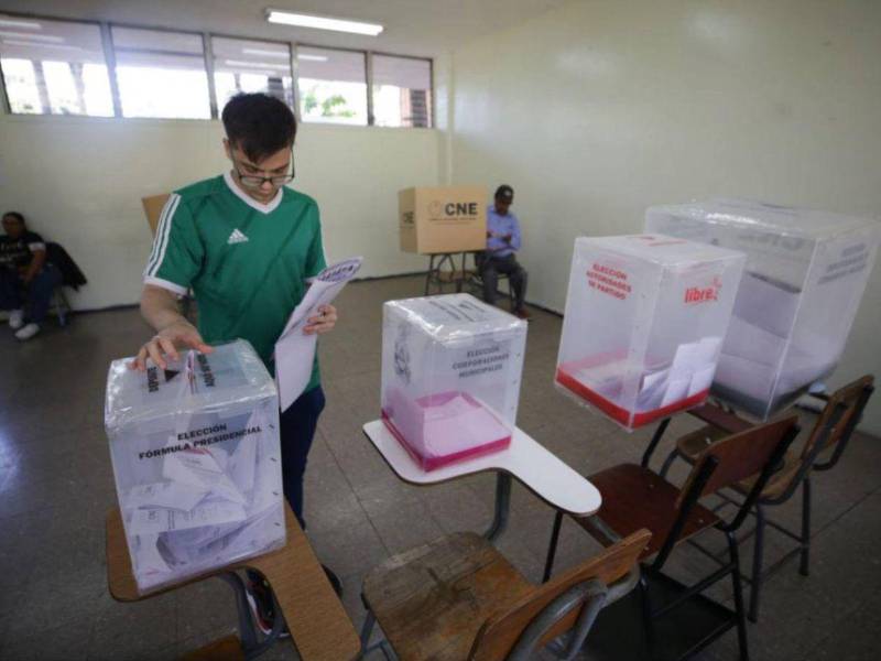 Expertos advierten que esta proliferación de encuestas, muchas de ellas sin transparencia ni respaldo técnico, tiene efectos corrosivos sobre la democracia.