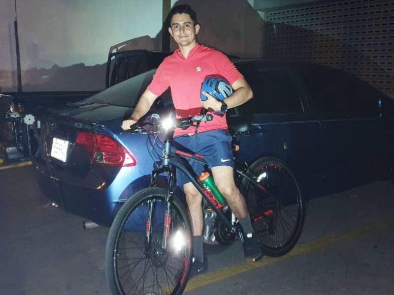 El ejemplo de su padre fue clave para que Andrés se interesara por el ciclismo.