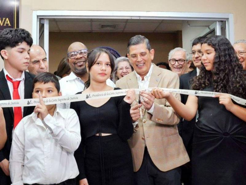El evento contó con la participación del pleno de magistrados de la CSJ, autoridades del Colegio de Abogados de Honduras y autoridades judiciales de la zona norte de Honduras.