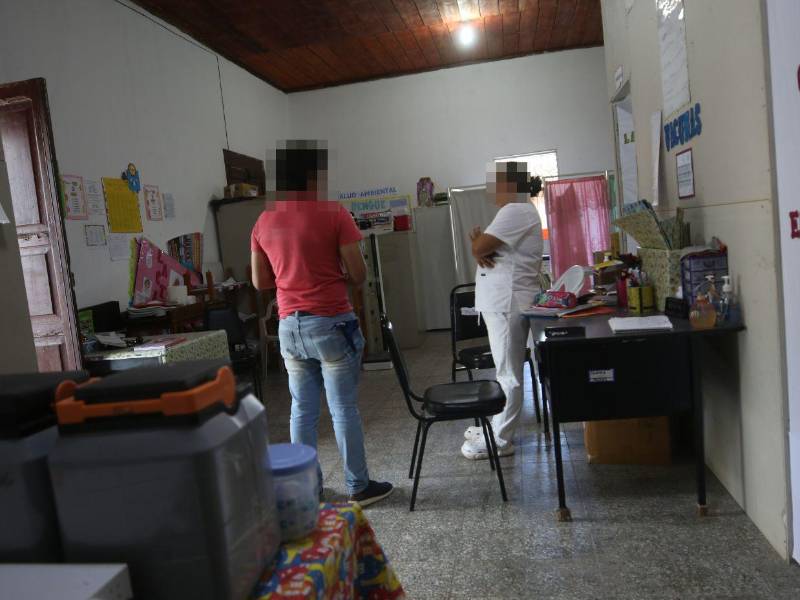 La única instalación que brindaba atención médica ha sido cerrada temporalmente por supuestas obras de remodelación, y sus servicios se ofrecen de forma provisional en la Biblioteca Álvaro Contreras.