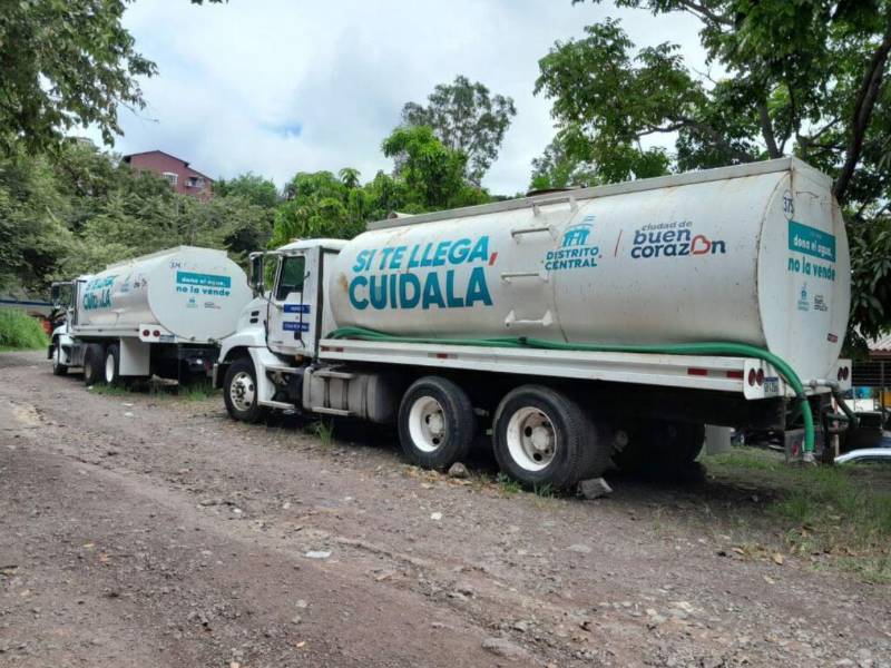 Los vehículos cisternas de la AMDC fueron dañados de manera intencional el chasis, por lo que no se prestaba el servicio de entrega de agua a la población capitalina.