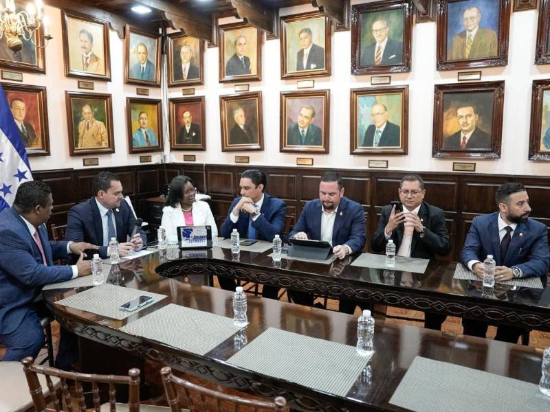Los representantes del transporte también plantearon el aumento en los precios de insumos necesarios para operar, entre ellos los combustibles y repuestos.
