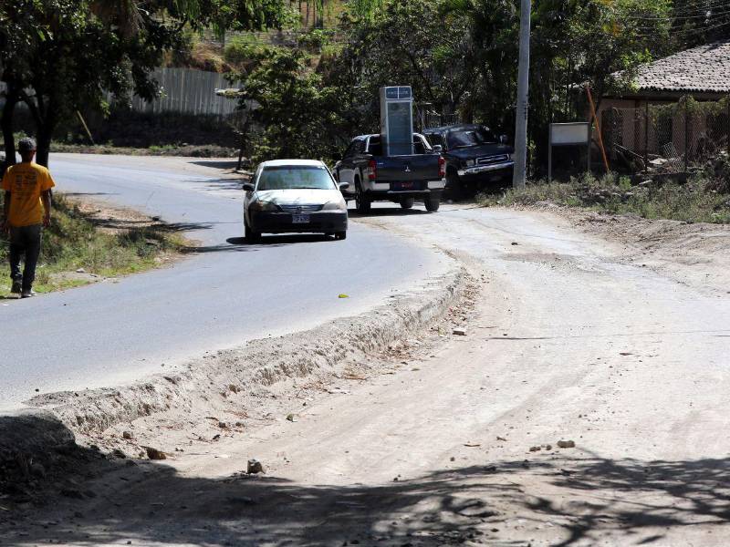 El Gobierno reactivará la pavimentación en Mateo y la ruta a Villeda Morales con un nuevo proceso de licitación que busca resolver daños en la carretera.
