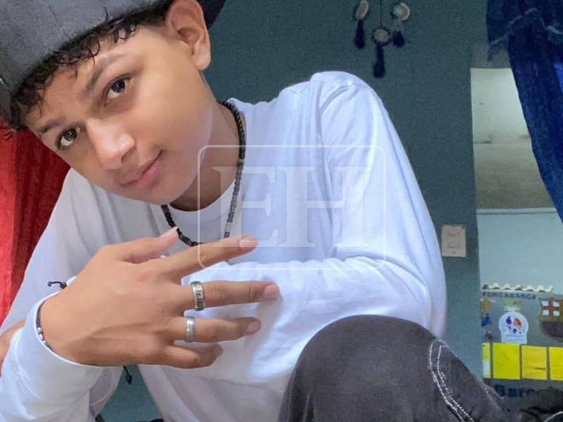 La muerte violenta de Albin Esteven Cárcamo Leiva ha causado consternación entre familiares y conocidos en San Pedro Sula, luego de ser asesinado a disparos en horas de la noche del miércoles. Conoce más detalles: