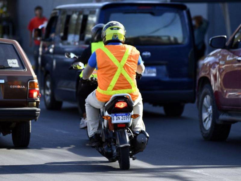 El uso obligatorio del chaleco para motociclistas busca prevenir y reducir los accidentes de tránsito.
