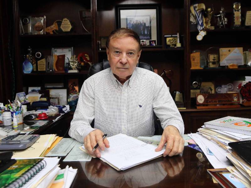 Carlos Miranda Canales, de 69 años de edad, es el actual alcalde de Comayagua; cargo que tomó el 25 de enero de 1998 cuando resultó electo por primera vez. En noviembre de 2025 se reeligió por séptima vez para gobernar en su octavo período.