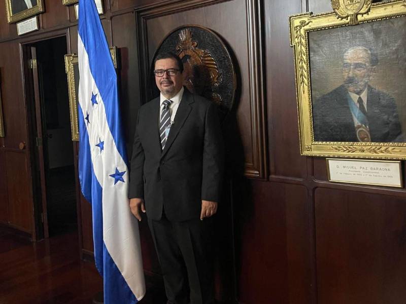 Moisés Abraham Molina fue juramentado como Secretario de Estado en los Despachos de Agricultura y Ganadería (SAG).