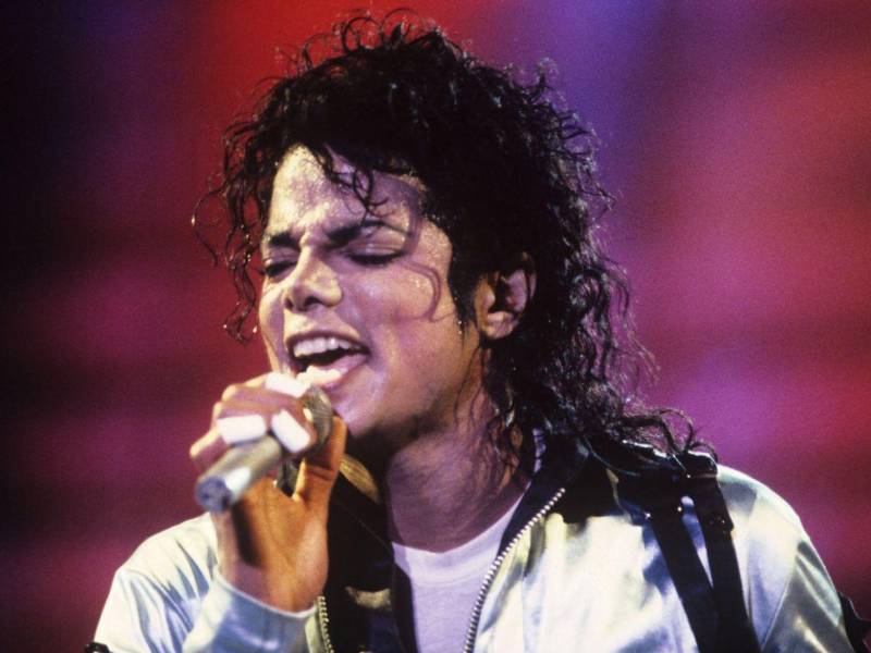 Edward, Dominic, Marie-Nicole y Aldo Cascio presentaron una querella de 23 páginas contra el patrimonio de Michael Jackson, a quien acusan de presunto tráfico sexual infantil y de haberlos abusado durante años cuando eran menores.