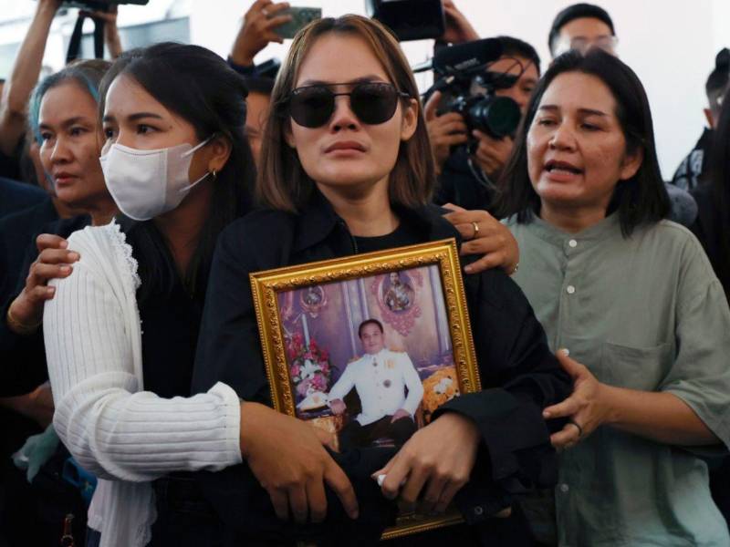 Las autoridades tailandesas elevaron este sábado a nueve el número de fallecidos por el tiroteo registrado el viernes en Tailandia que afectó a una escuela al norte de Bangkok, tras confirmar la muerte de una estudiante.