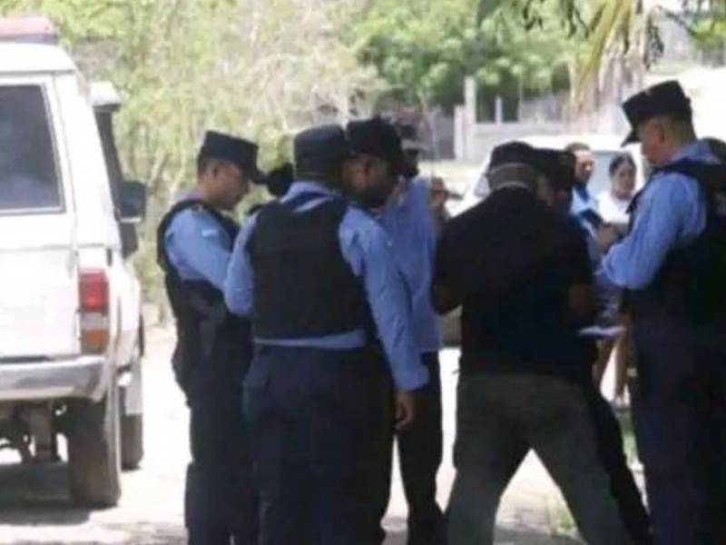 La madrugada de sábado -14 de junio-cuatro personas fueron asesinadas a disparos en la carretera CA-13, a la altura del desvío de Paguales, en Sabá, Colón, zona norte de Honduras. Estos son los nuevos detalles del crimen.
