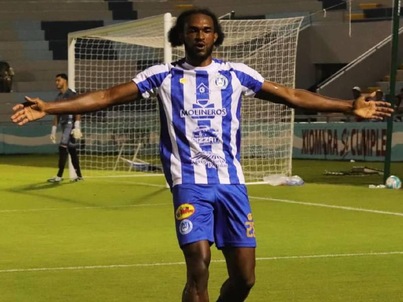 Imágenes del desarrollo del partido.