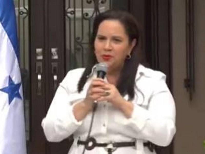 Ana García concluyó la conferencia compartiendo con los presentes qué será lo primero que hará al reencontrarse con Juan Orlando Hernández.